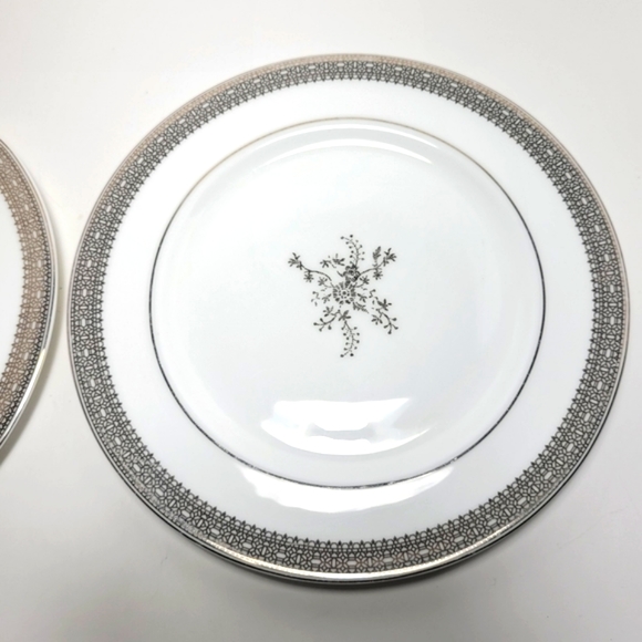 Wedgewood Bone China Vera Wang Vera Lace Appetizer Snack Plate 7" Set of 2 shown - Picture 3 of 8